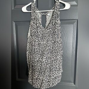 Old Navy Snow Leopard sleeveless top XL
